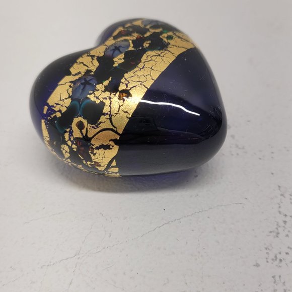 Robert Held Art Glass Heart Paperweight - Picture 6 of 8